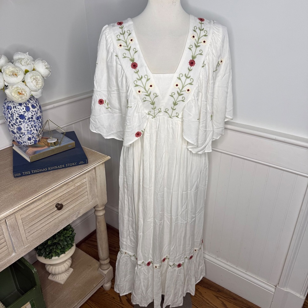 Sweet Magnolia White Floral Embroidered Boho Maxi Dress XL Flutter Sleeve Tassel
